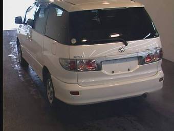 2002 Toyota Estima Photos