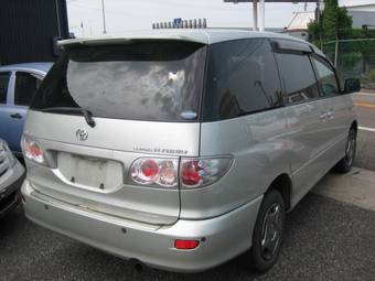 2002 Toyota Estima Photos