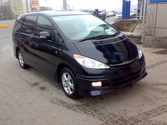 2002 Toyota Estima Photos