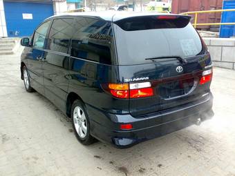 2002 Toyota Estima Pictures