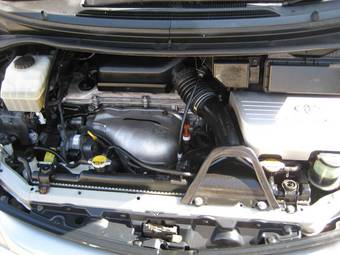2002 Toyota Estima Pictures