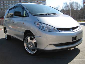 2002 Toyota Estima Pictures
