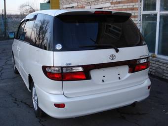 2002 Toyota Estima Pictures