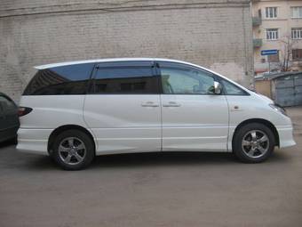 2002 Toyota Estima Photos