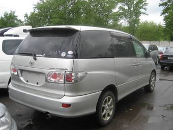 2002 Toyota Estima Pictures