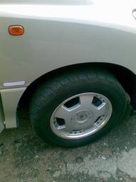 2002 Toyota Estima Photos