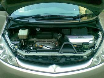 2002 Toyota Estima Pictures