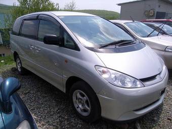 2002 Toyota Estima Pictures