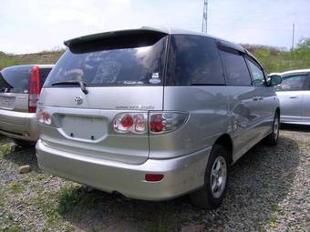 2002 Toyota Estima Photos
