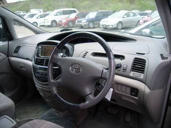 2002 Toyota Estima Pictures