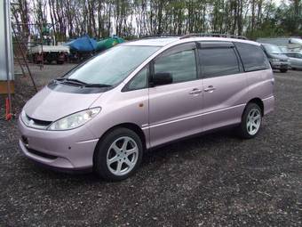 2002 Toyota Estima Photos