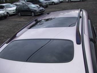 2002 Toyota Estima Photos