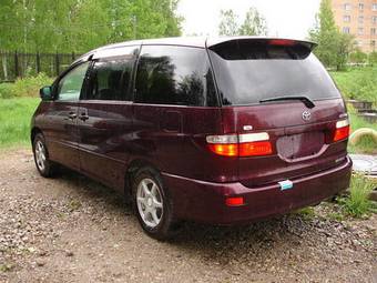 2002 Toyota Estima Pictures