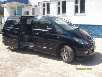 2002 Toyota Estima Photos