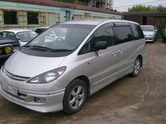 2002 Toyota Estima Pictures