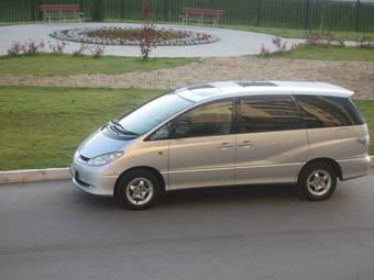 2002 Toyota Estima Pictures