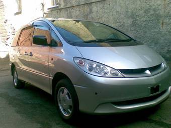 2002 Toyota Estima Images