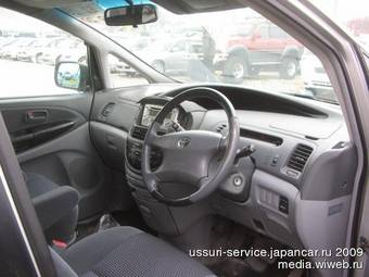 2002 Toyota Estima Photos