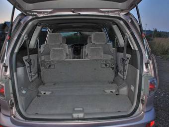 2002 Toyota Estima Images