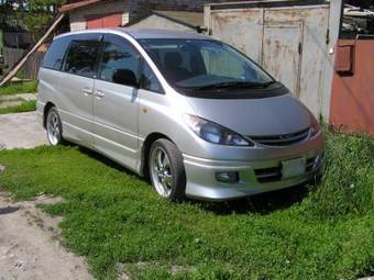 2002 Toyota Estima Pictures