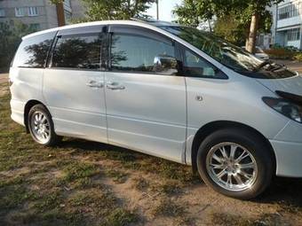 2002 Toyota Estima Pictures
