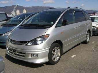 2002 Toyota Estima Photos