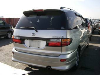 2002 Toyota Estima Photos