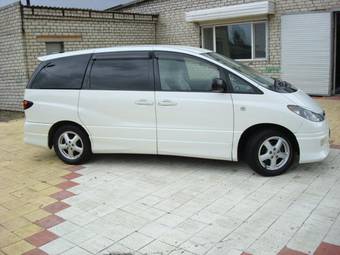 2002 Toyota Estima Photos