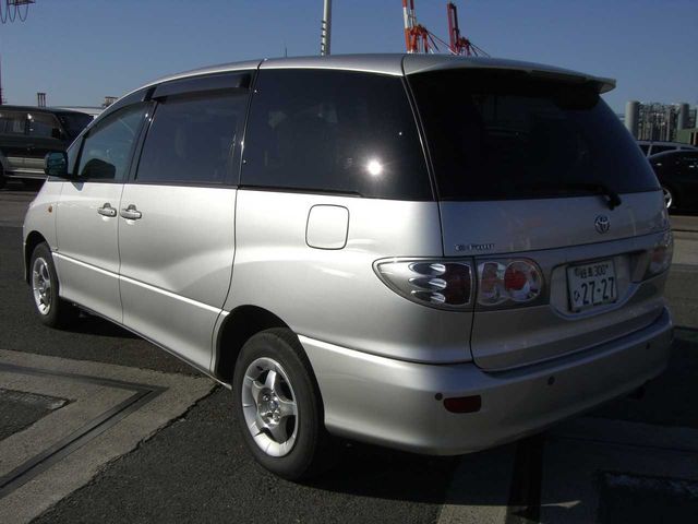 2003 Toyota Estima