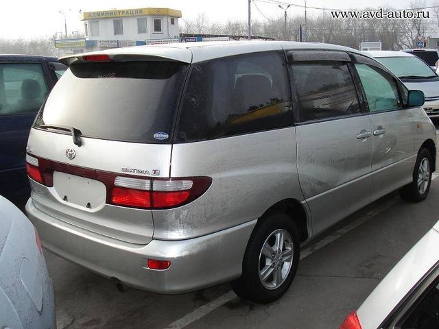 2003 Toyota Estima