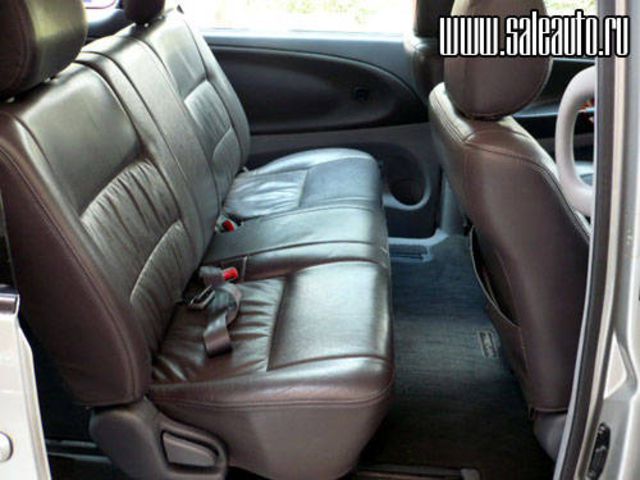 2003 Toyota Estima