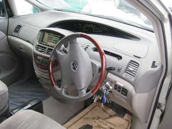 2003 Estima