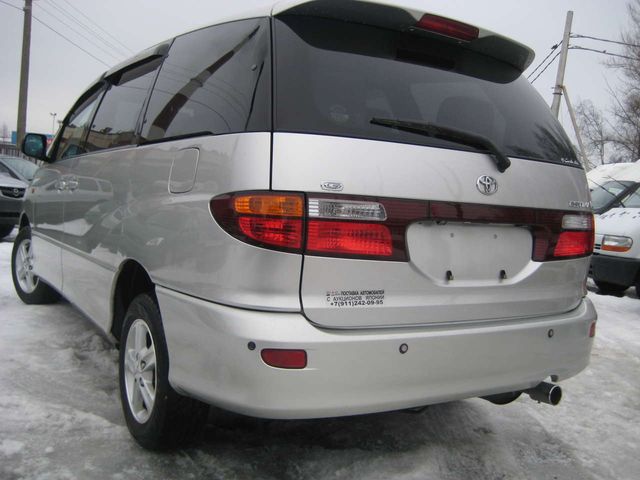 2003 Toyota Estima