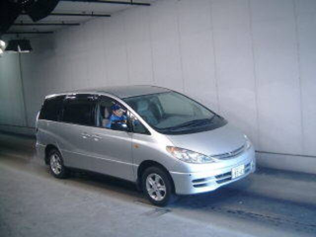 2003 Toyota Estima