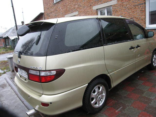 2003 Toyota Estima