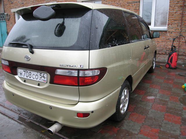 2003 Toyota Estima