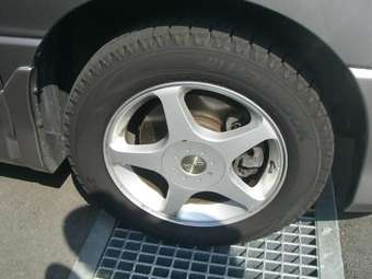2003 Toyota Estima Pictures