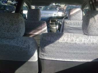 2003 Toyota Estima Pictures