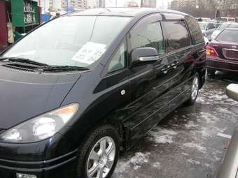 2003 Toyota Estima Pictures