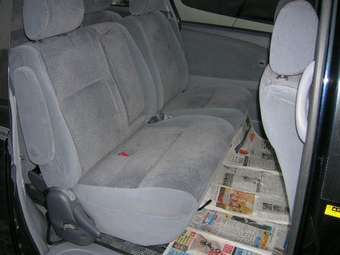 2003 Toyota Estima Pictures