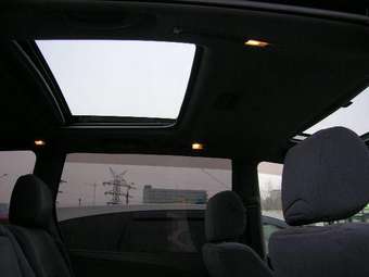 2003 Toyota Estima Photos
