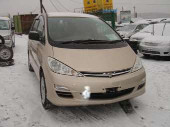 2003 Toyota Estima Pictures