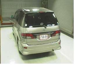 2003 Toyota Estima Pics