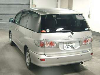 2003 Toyota Estima Photos