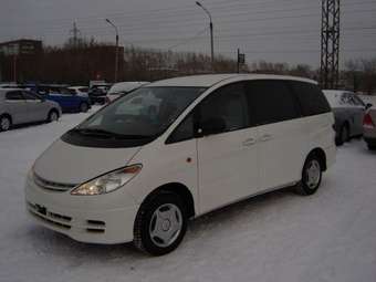 2003 Toyota Estima Photos