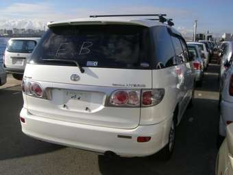 2003 Toyota Estima Pictures