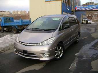 2003 Toyota Estima Photos