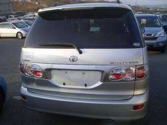 2003 Toyota Estima Photos