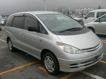 2003 Toyota Estima Photos
