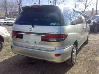 2003 Toyota Estima Pictures